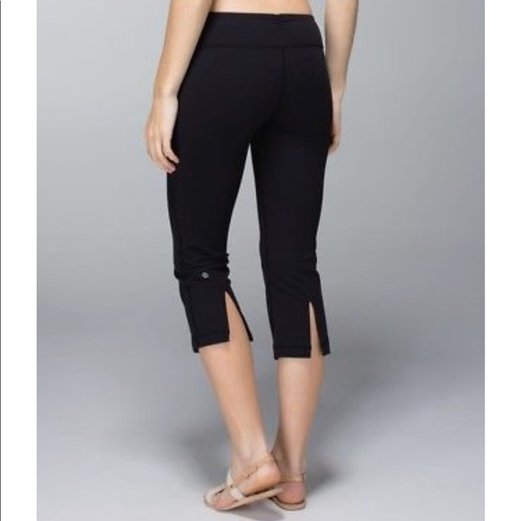 Lululemon Gather & Crow Black Crop Capri Pants 6 - Picture 3 of 8